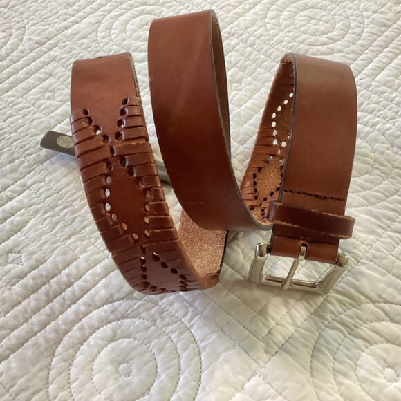 Levi’s Cowhide Leather Brown Belt Men’s Size 34 With Decorative Cutouts & Silver - Picture 3 of 16